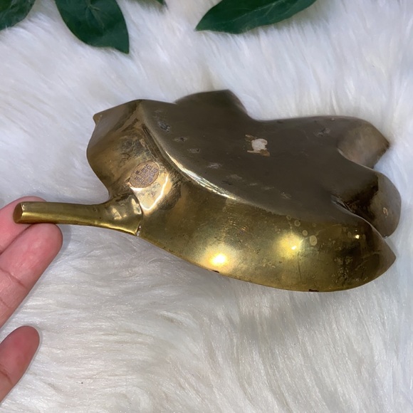 Vintage Brass Leaf Shaped Trinket Tray Catch All Dish - Picture 12 of 17